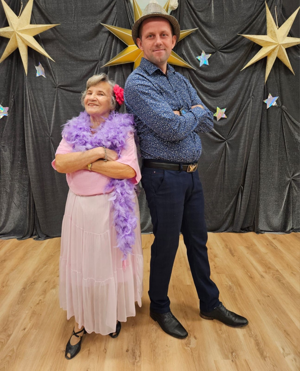 Seniorzy tańczyli z gwiazdami