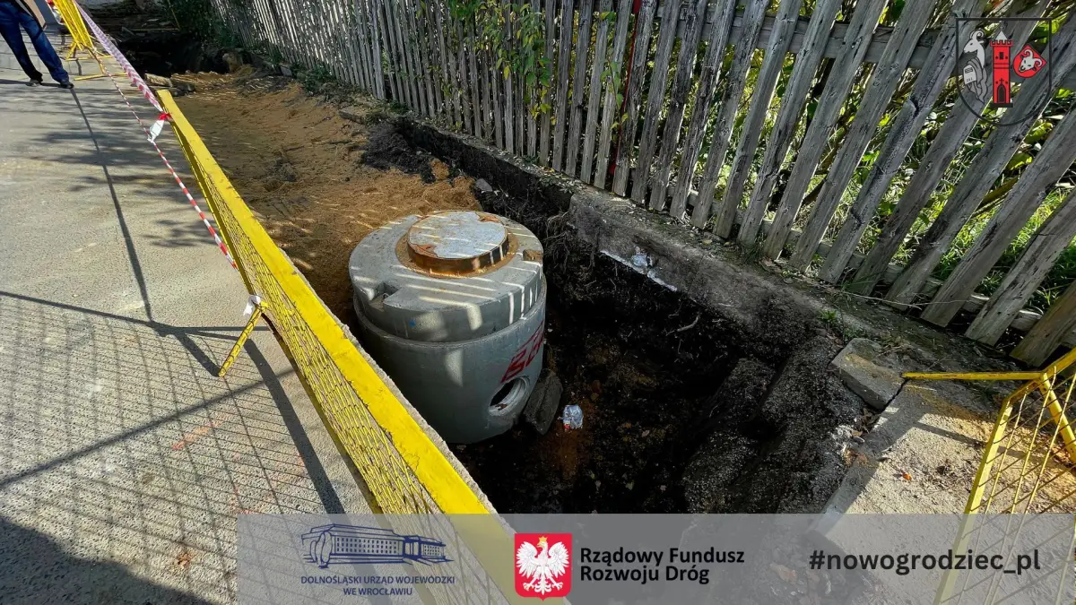 Przebudowa drogi gminnej – ul. A. Mickiewicza w Nowogrodźcu