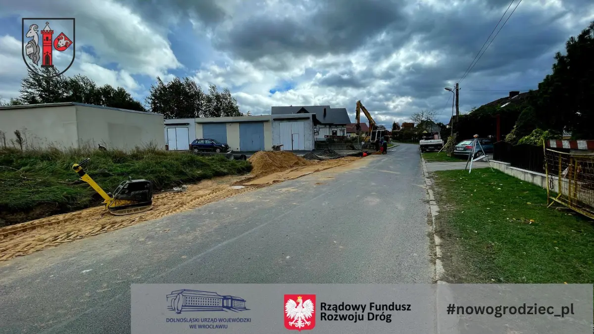 Przebudowa drogi gminnej – ul. A. Mickiewicza w Nowogrodźcu