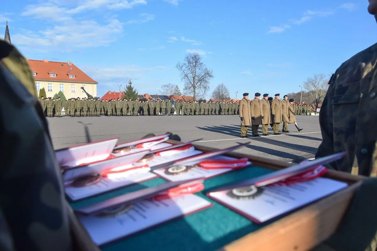 Uroczystość w 23 Śląskim Pułku Artylerii w Bolesławcu