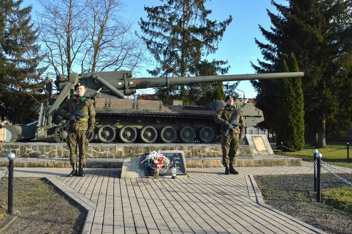 Uroczystość w 23 Śląskim Pułku Artylerii w Bolesławcu