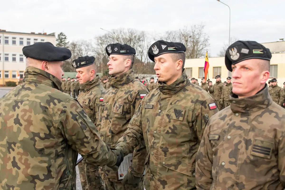 Uroczystość w 10 Brygadzie Kawalerii Pancernej w Świętoszowie