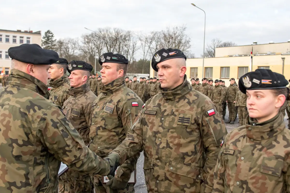 Uroczystość w 10 Brygadzie Kawalerii Pancernej w Świętoszowie