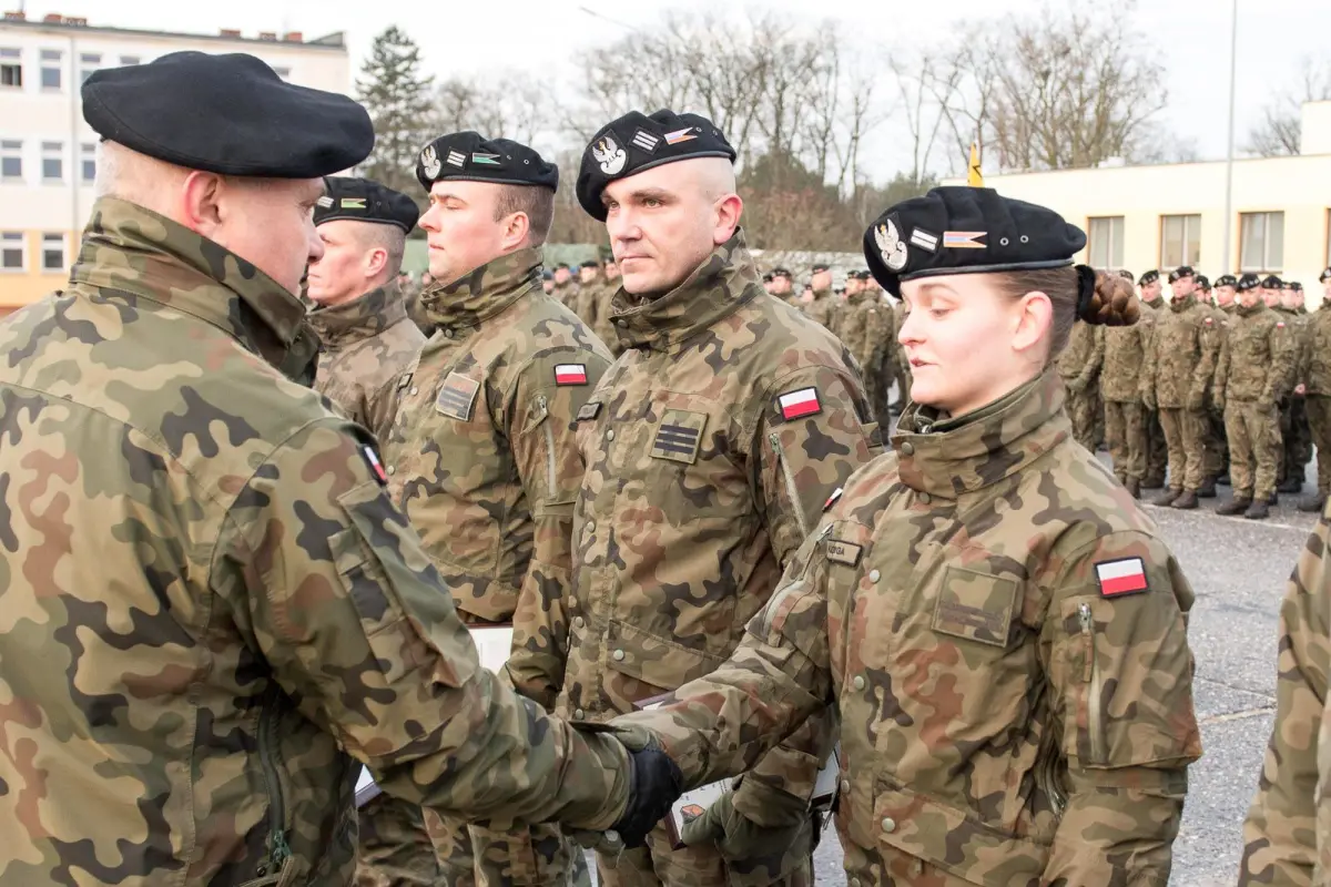 Uroczystość w 10 Brygadzie Kawalerii Pancernej w Świętoszowie