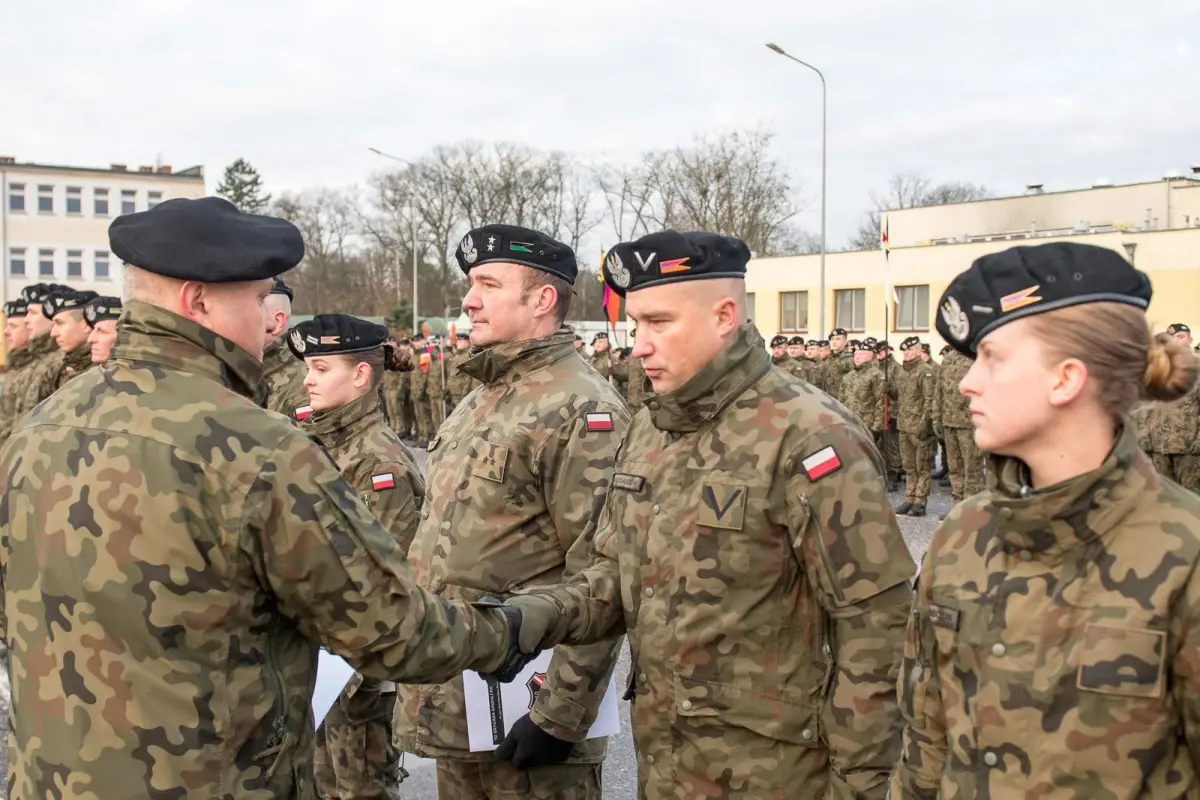 Uroczystość w 10 Brygadzie Kawalerii Pancernej w Świętoszowie