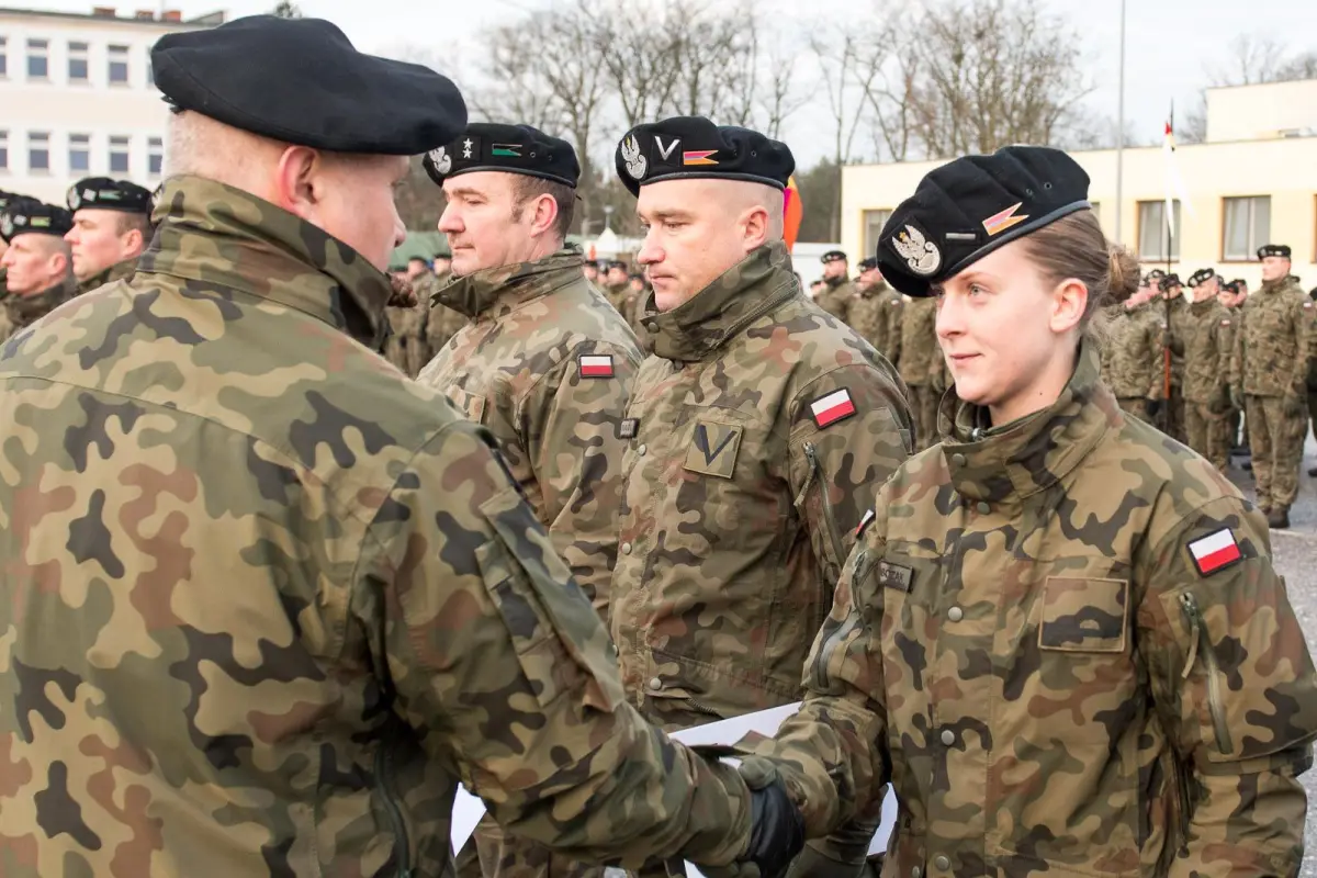 Uroczystość w 10 Brygadzie Kawalerii Pancernej w Świętoszowie
