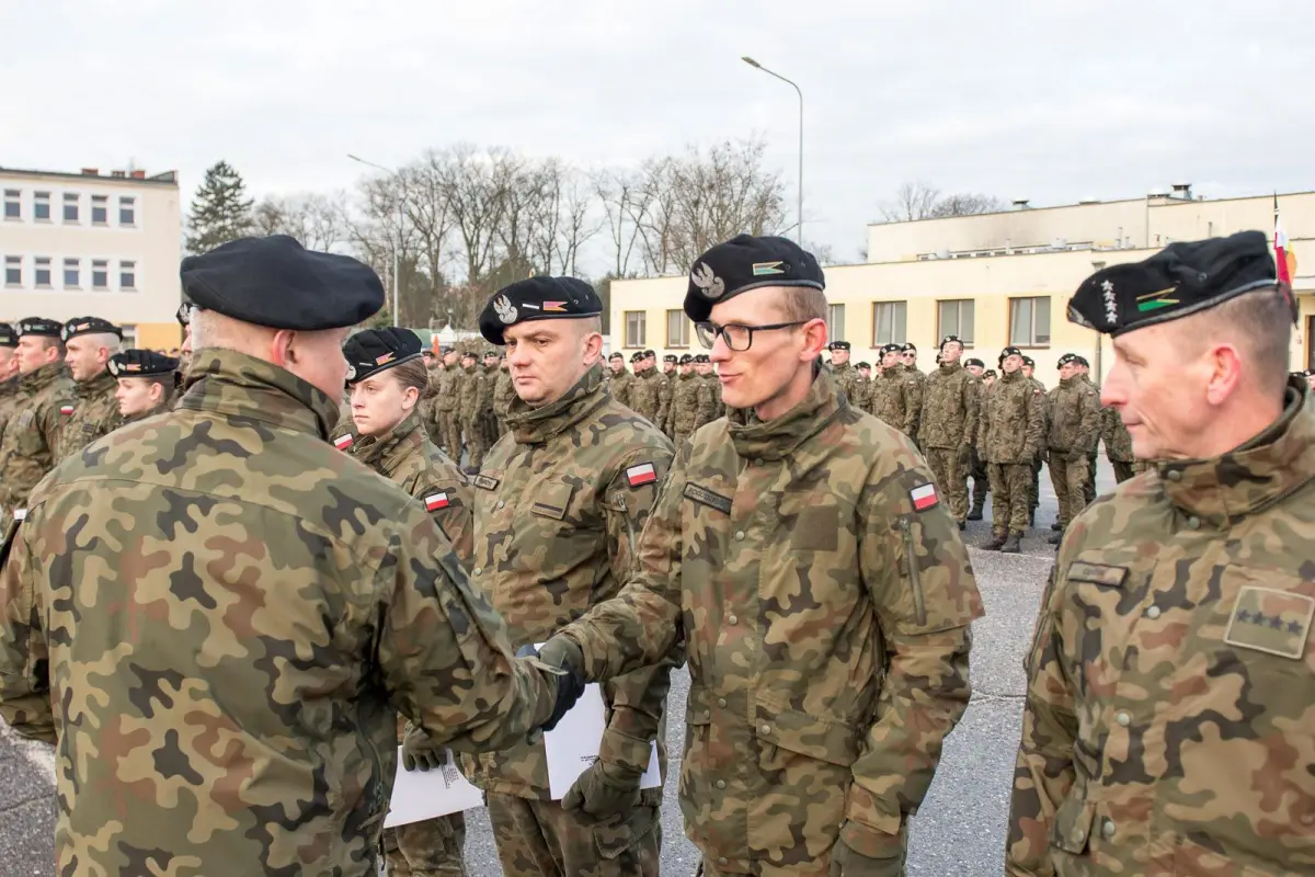 Uroczystość w 10 Brygadzie Kawalerii Pancernej w Świętoszowie