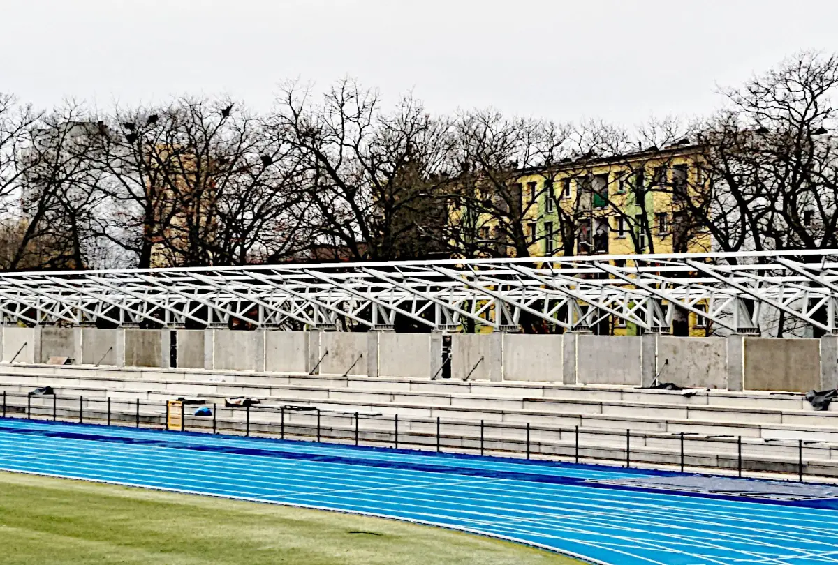 Budowa trybuny stadionu przy ulicy Spółdzielczej w Bolesławcu