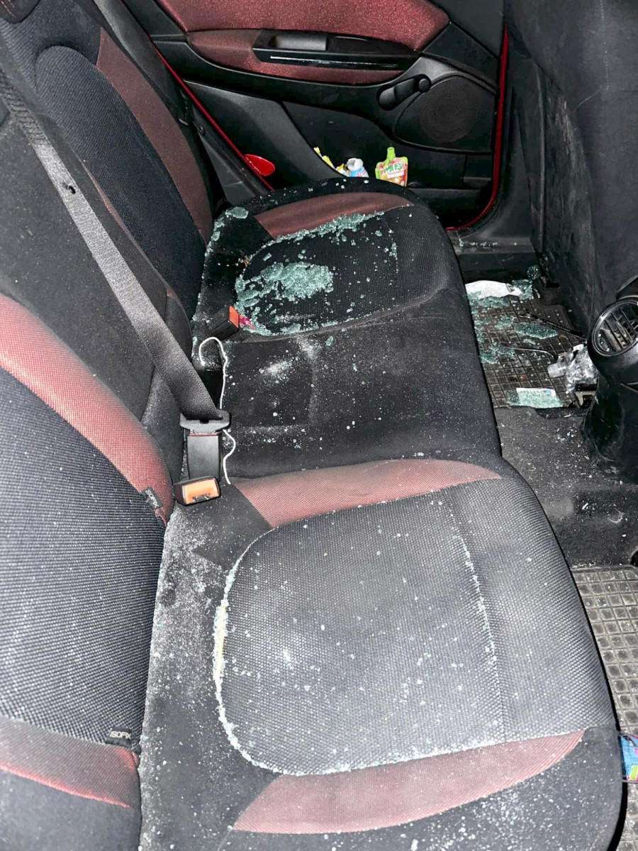 Ktoś strzelił do jadącego samochodu