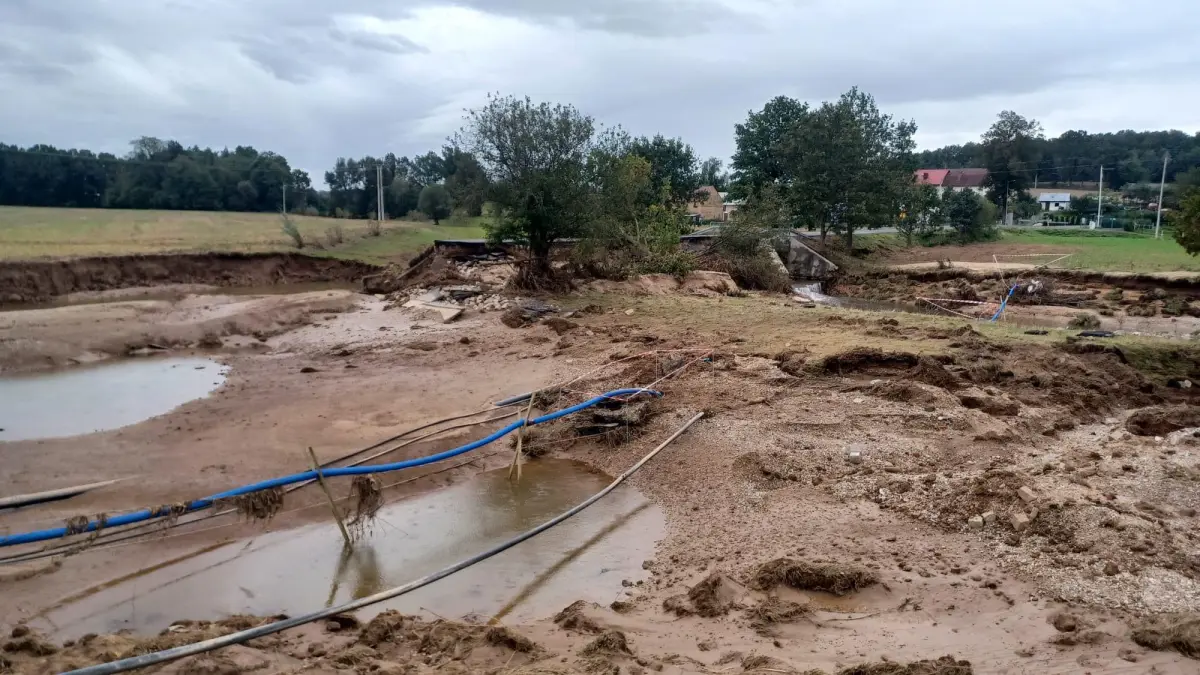 Uszkodzona droga w Kraszowicach