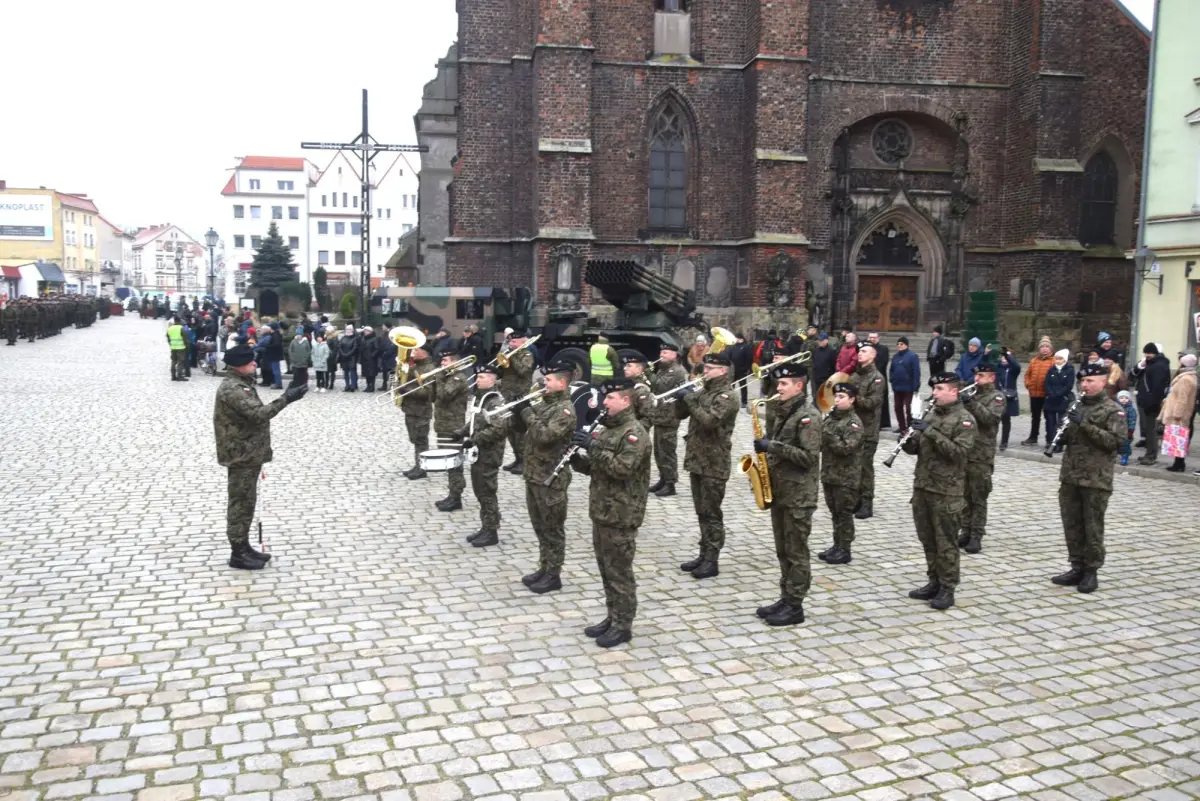 Żołnierze ochotnicy z 23 Śląskiego Pułku Artylerii złożyli przysięgę