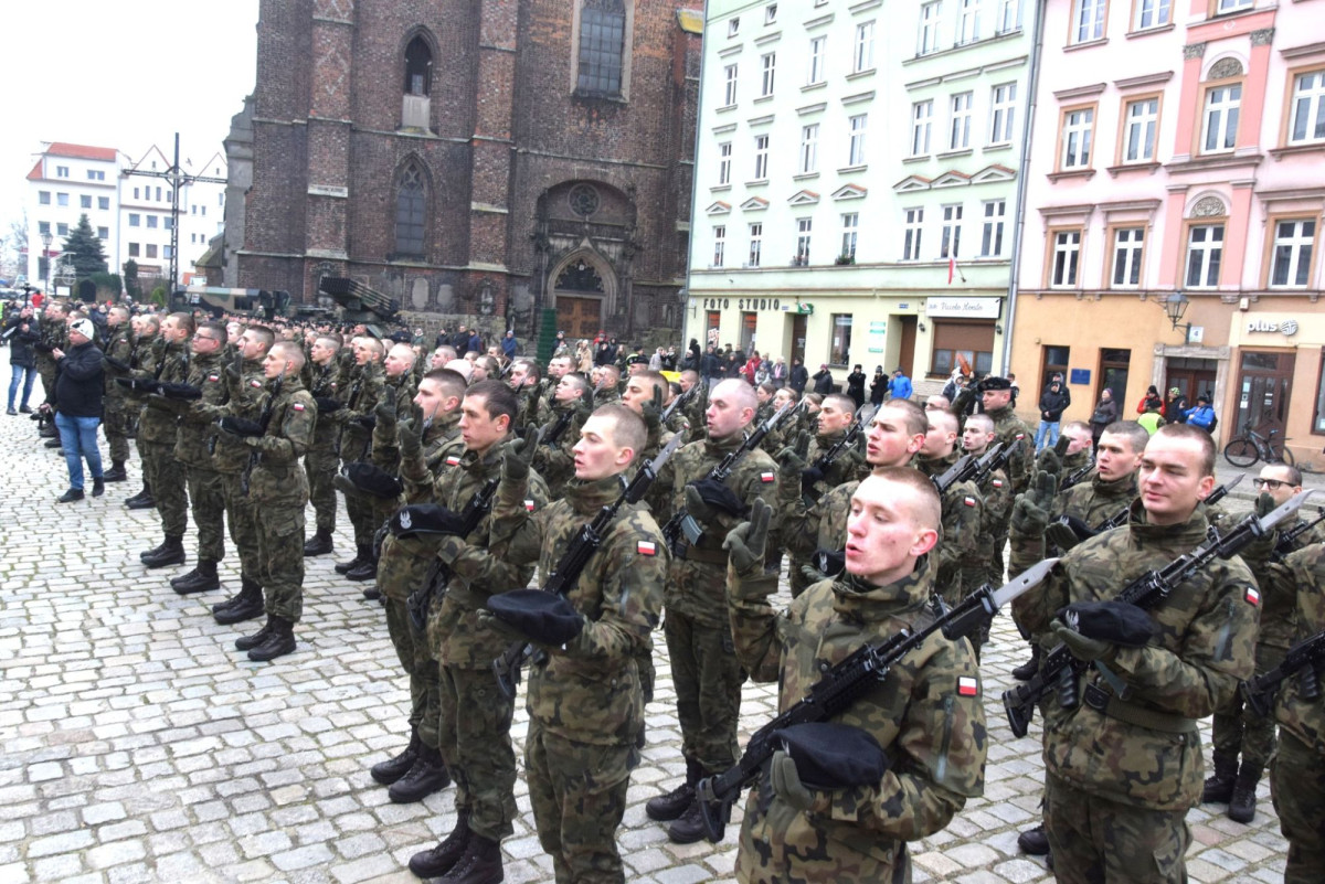 Żołnierze ochotnicy z 23 Śląskiego Pułku Artylerii złożyli przysięgę