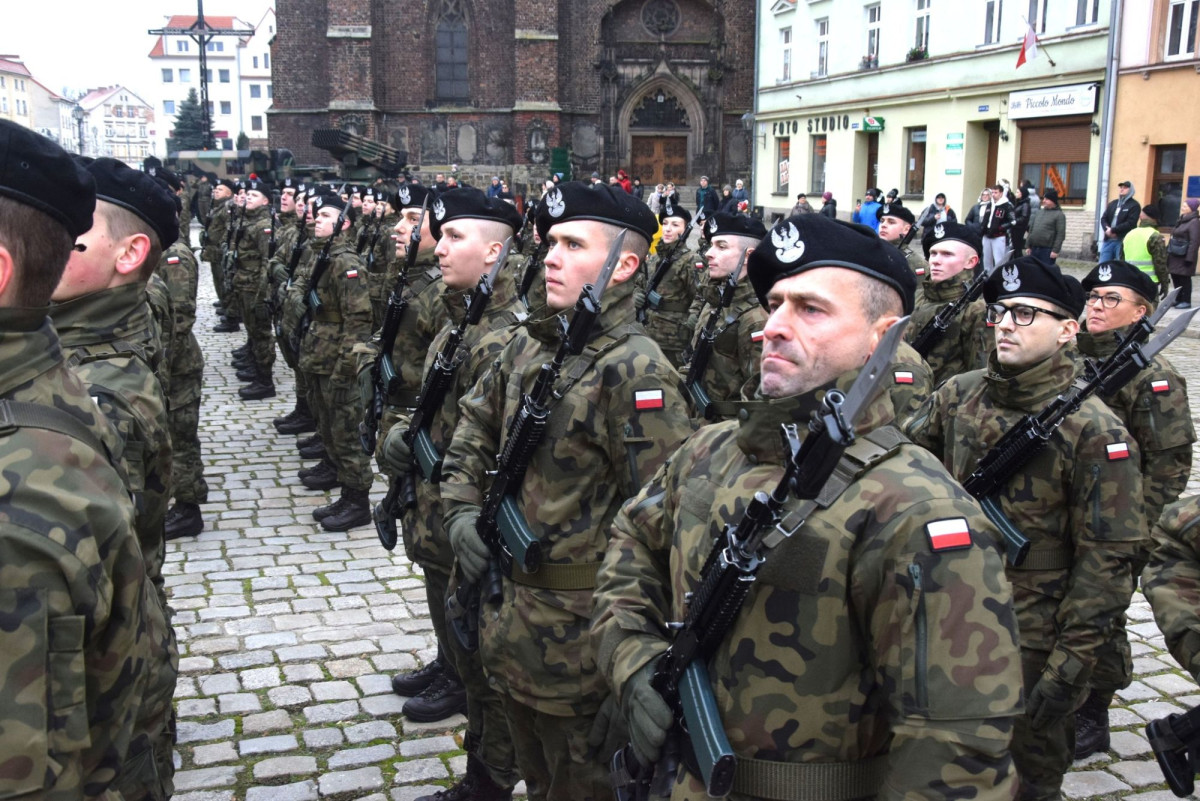 Żołnierze ochotnicy z 23 Śląskiego Pułku Artylerii złożyli przysięgę