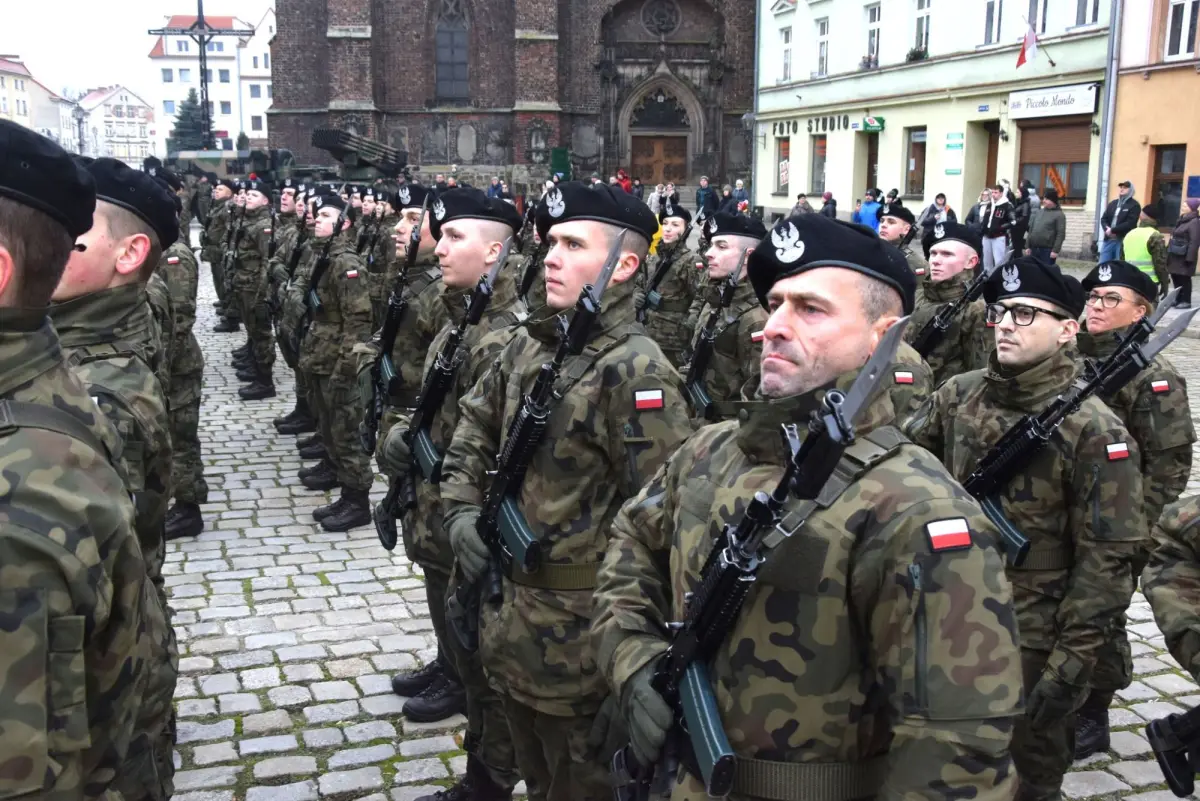 Volunteer soldiers from the 23rd Silesian Artillery Regiment took the oath