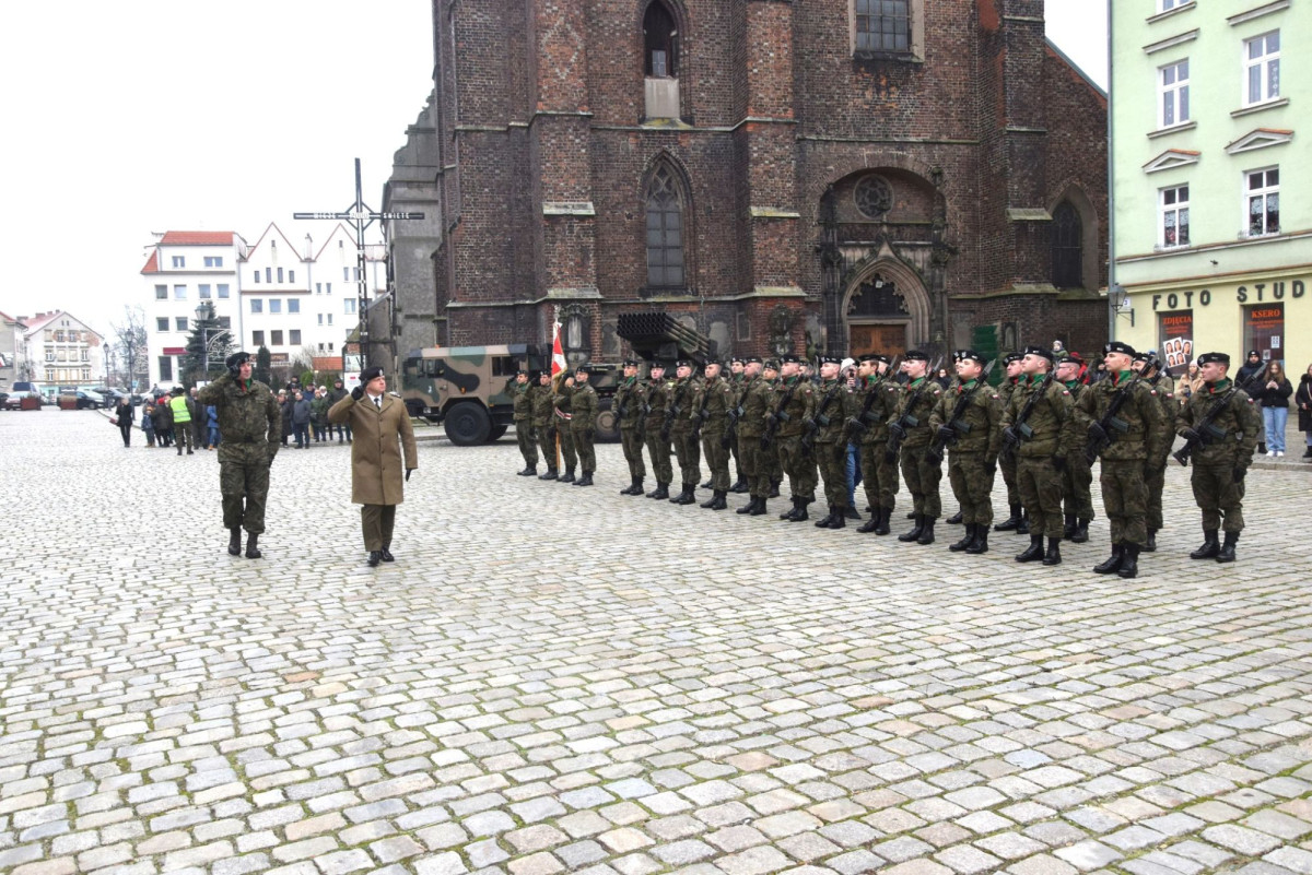 Żołnierze ochotnicy z 23 Śląskiego Pułku Artylerii złożyli przysięgę