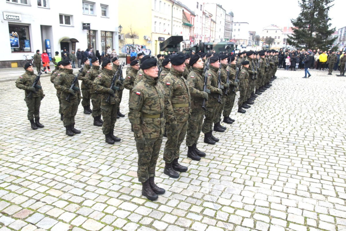 Żołnierze ochotnicy z 23 Śląskiego Pułku Artylerii złożyli przysięgę