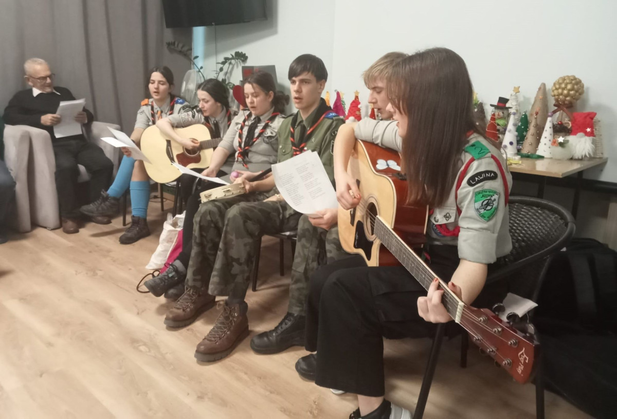 Spotkanie seniorów z harcerzami