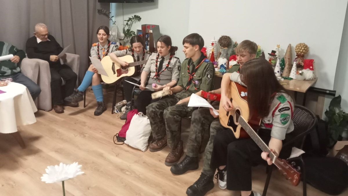 Spotkanie seniorów z harcerzami