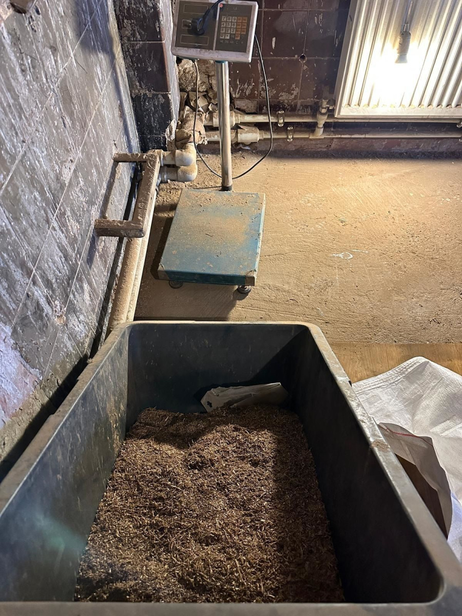 W bagażniku przewoził 200 kg wyrobów tytoniowych bez akcyzy