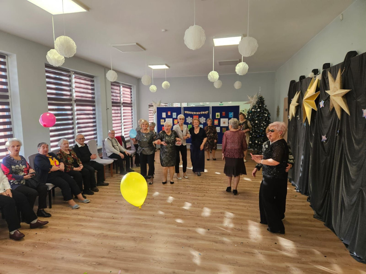 Życzenia od seniorów z Dziennego Dom Senior+