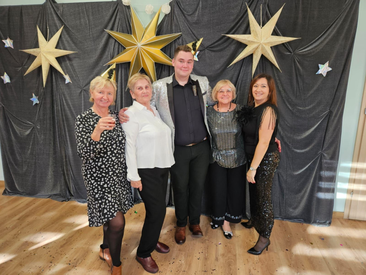 Życzenia od seniorów z Dziennego Dom Senior+