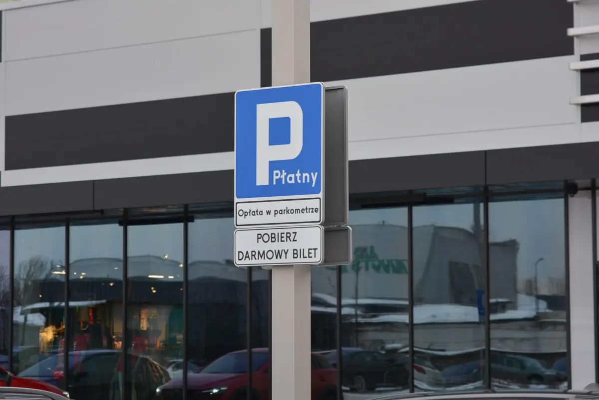 Parkometry przy galerii