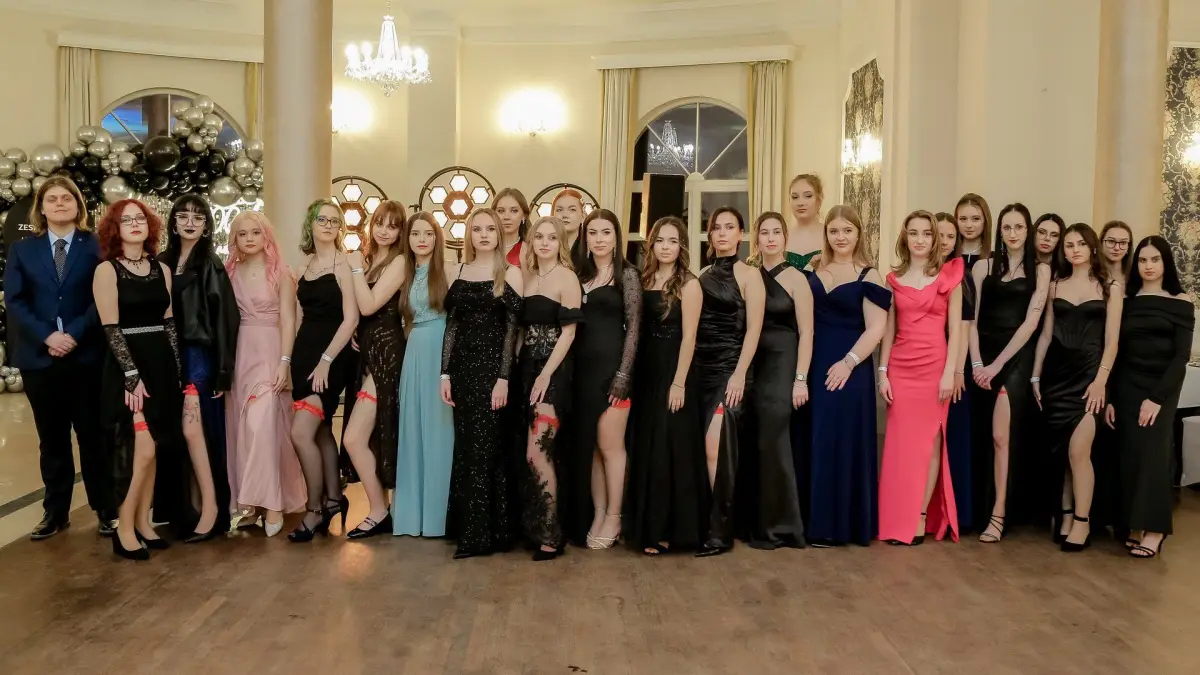 Studniówka maturzystów Zespołu Szkół Handlowych i Usługowych w Bolesławcu