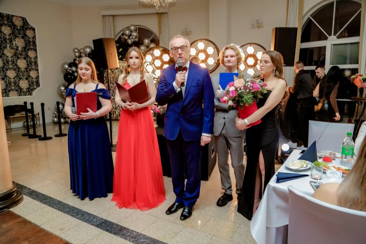 Studniówka maturzystów Zespołu Szkół Handlowych i Usługowych w Bolesławcu