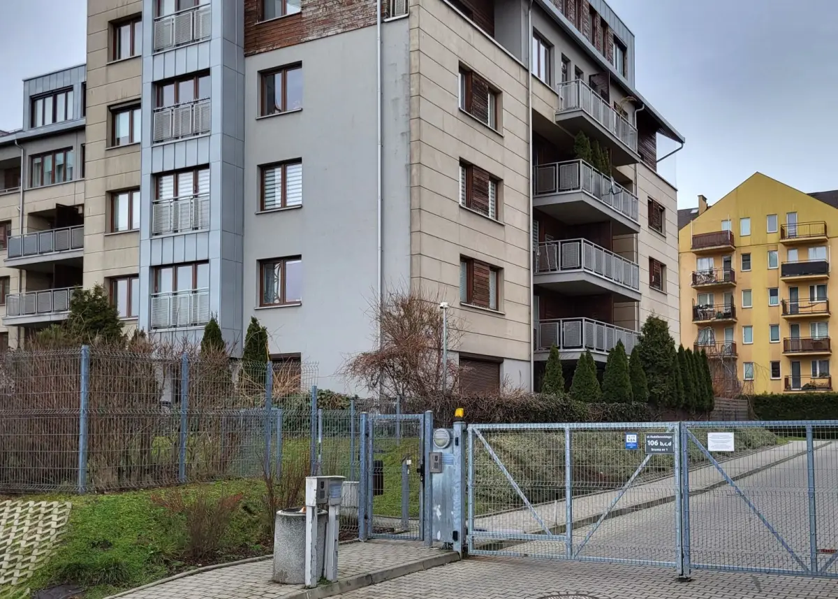 Budynek siedziby redakcji BolecInfo przy ul. Radzikowskiego 106B/61 w Krakowie