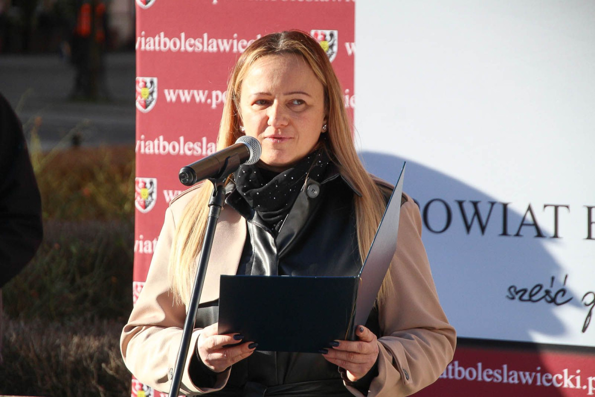 100 dni do matury. Maturzyści zatańczyli poloneza w rynku