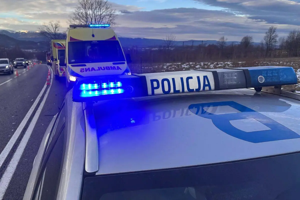 Zderzenie trzech aut na drodze krajowej