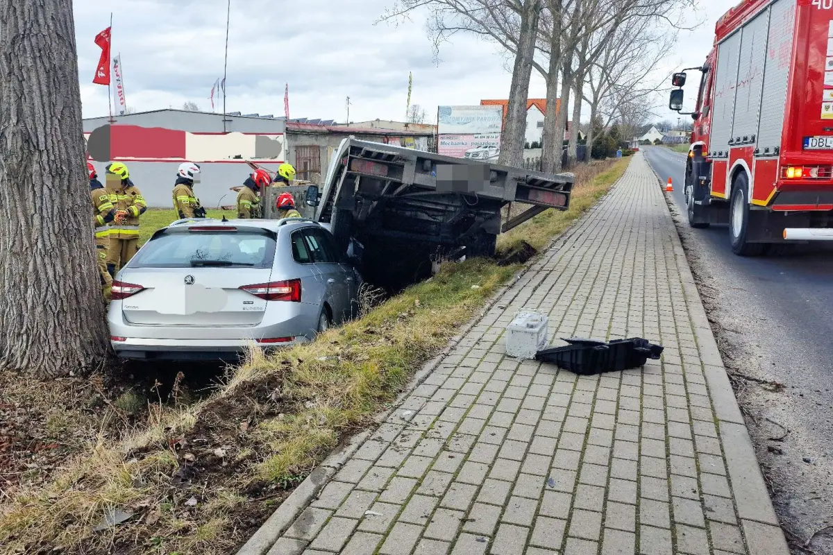 Zderzenie dwóch aut