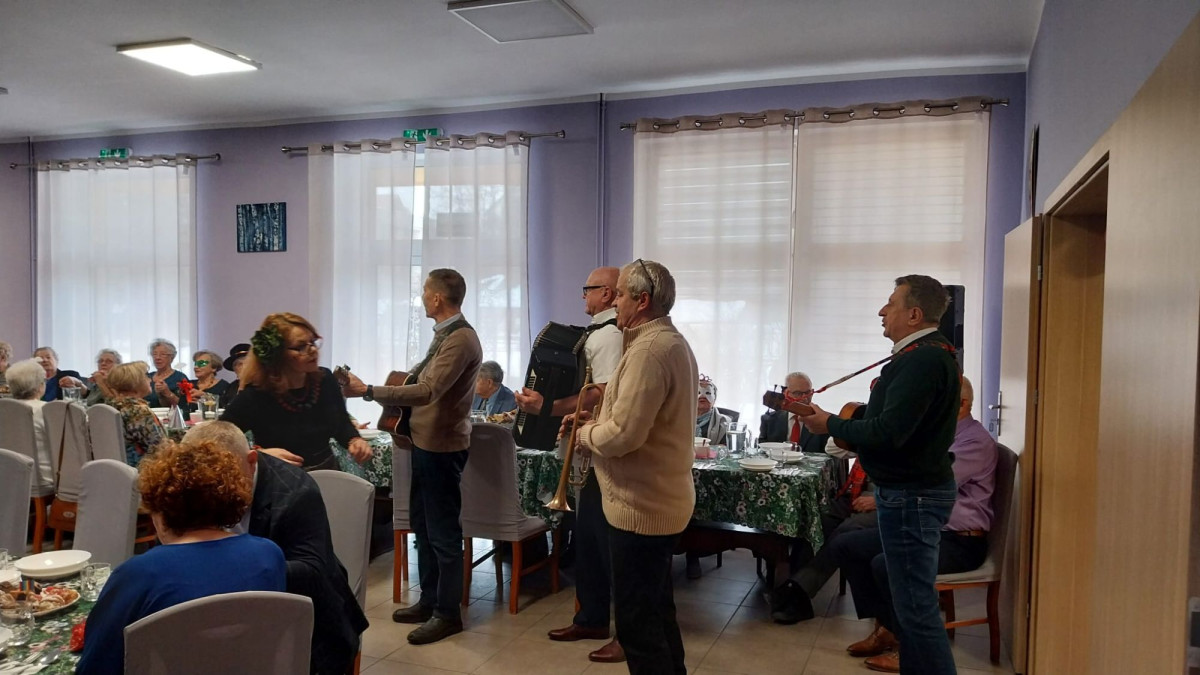 Bolesławieccy seniorzy bawili się na balu karnawałowym