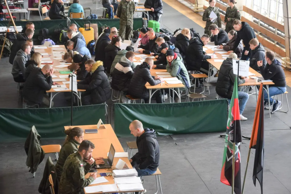 Ochotnicy w 23 Śląskim Pułku Artylerii w Bolesławcu