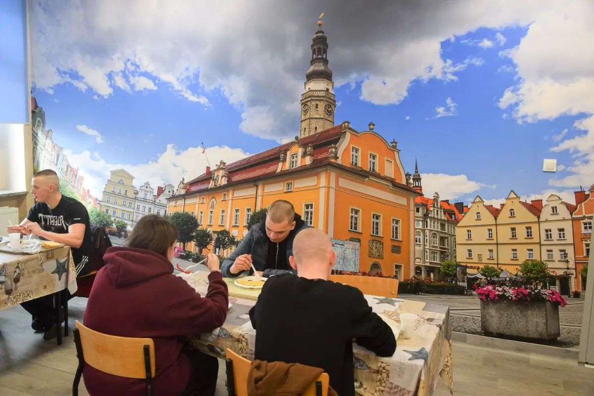 Ochotnicy w 23 Śląskim Pułku Artylerii w Bolesławcu