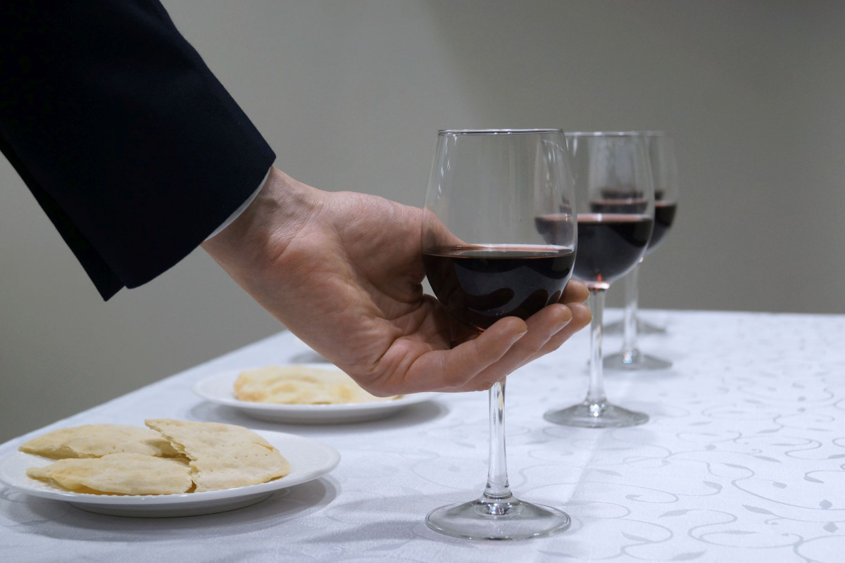 Wino i chleb na pamiątce śmierci Jezusa