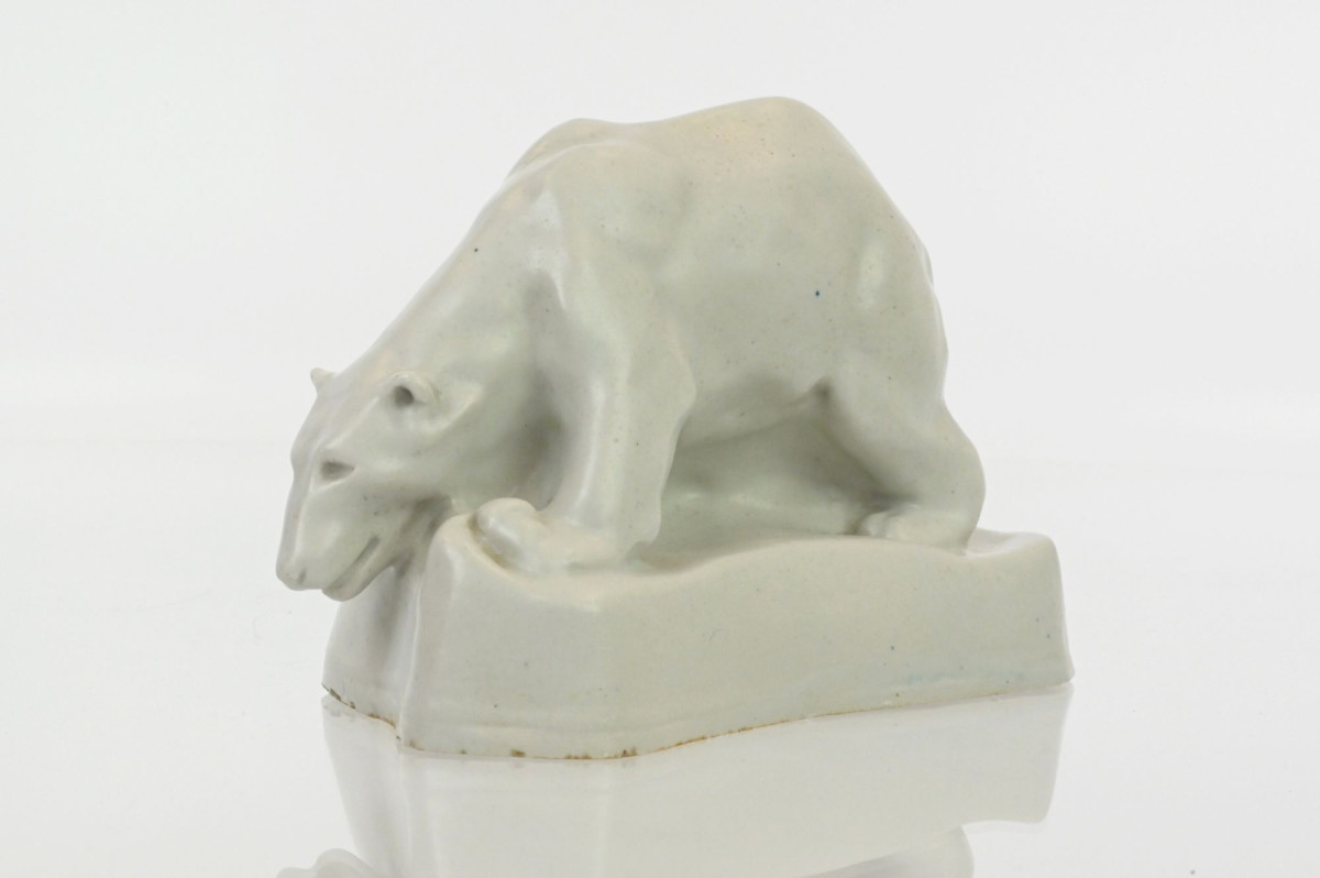 Figurka niedźwiedzia, 1912-1926, Tonwarenfabrik und Kunsttöpferei Julius Paul Bunzlau - Feinsteinzeugfabrik Julius Paul & Sohn Bunzlau