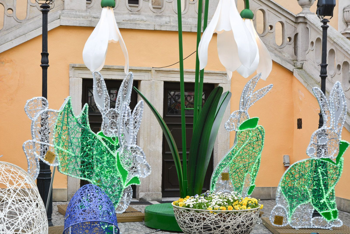 Świąteczne dekoracje na bolesławieckim rynku