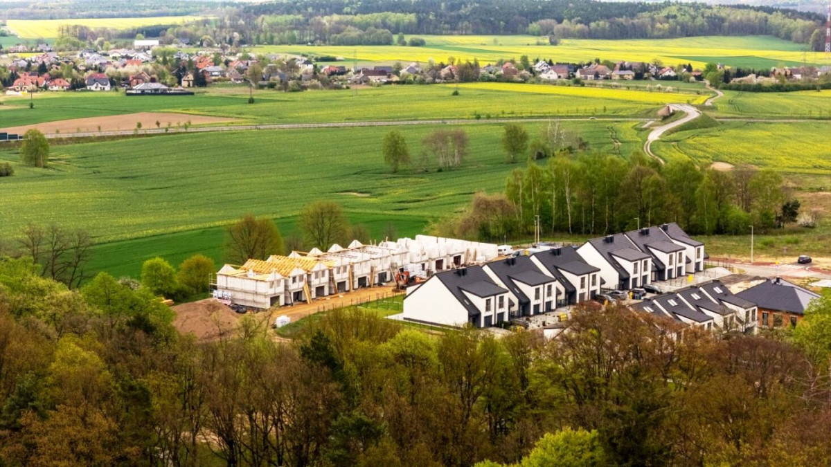 Dla Was budujemy nowe domy na Koziej Górce w Bolesławcu. Zobaczcie postępy prac