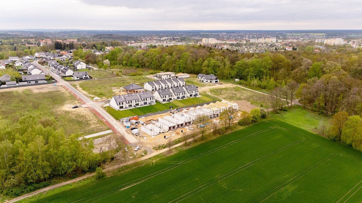 Dla Was budujemy nowe domy na Koziej Górce w Bolesławcu. Zobaczcie postępy prac