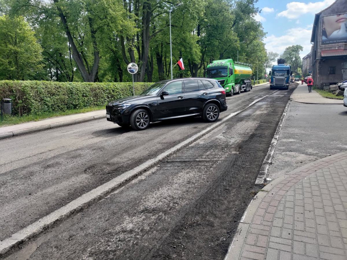 Duże utrudnienia dla kierowców na ulicach Bolesławca