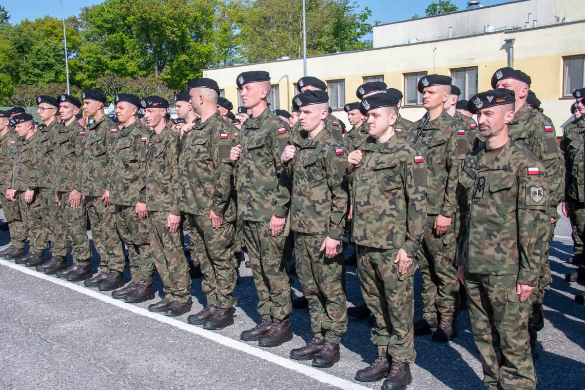 Uroczystość w 10 Brygadzie Kawalerii Pancernej w Świętoszowie