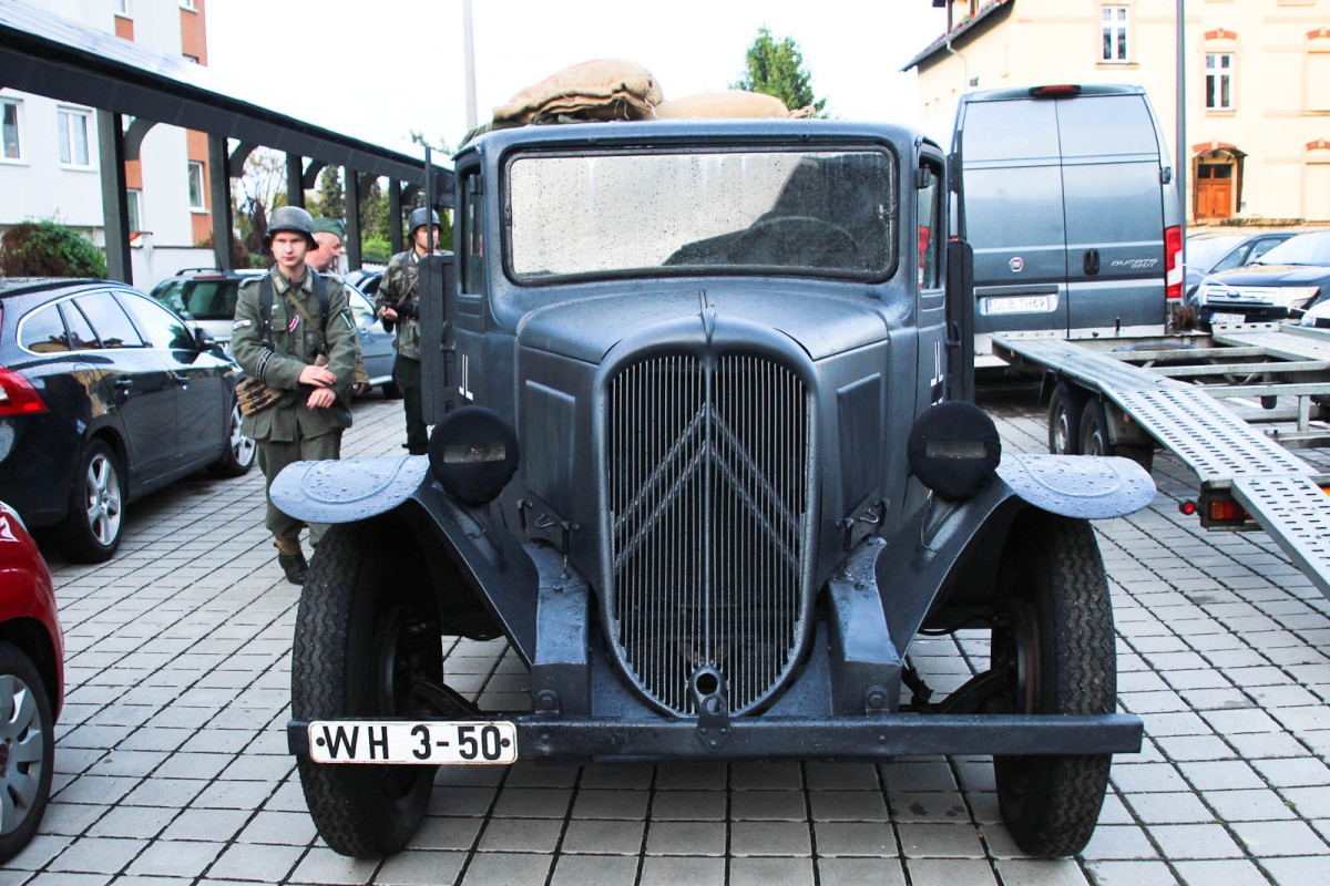 Inscenizacja walki Polaków z Niemcami z czasów II wojny światowej