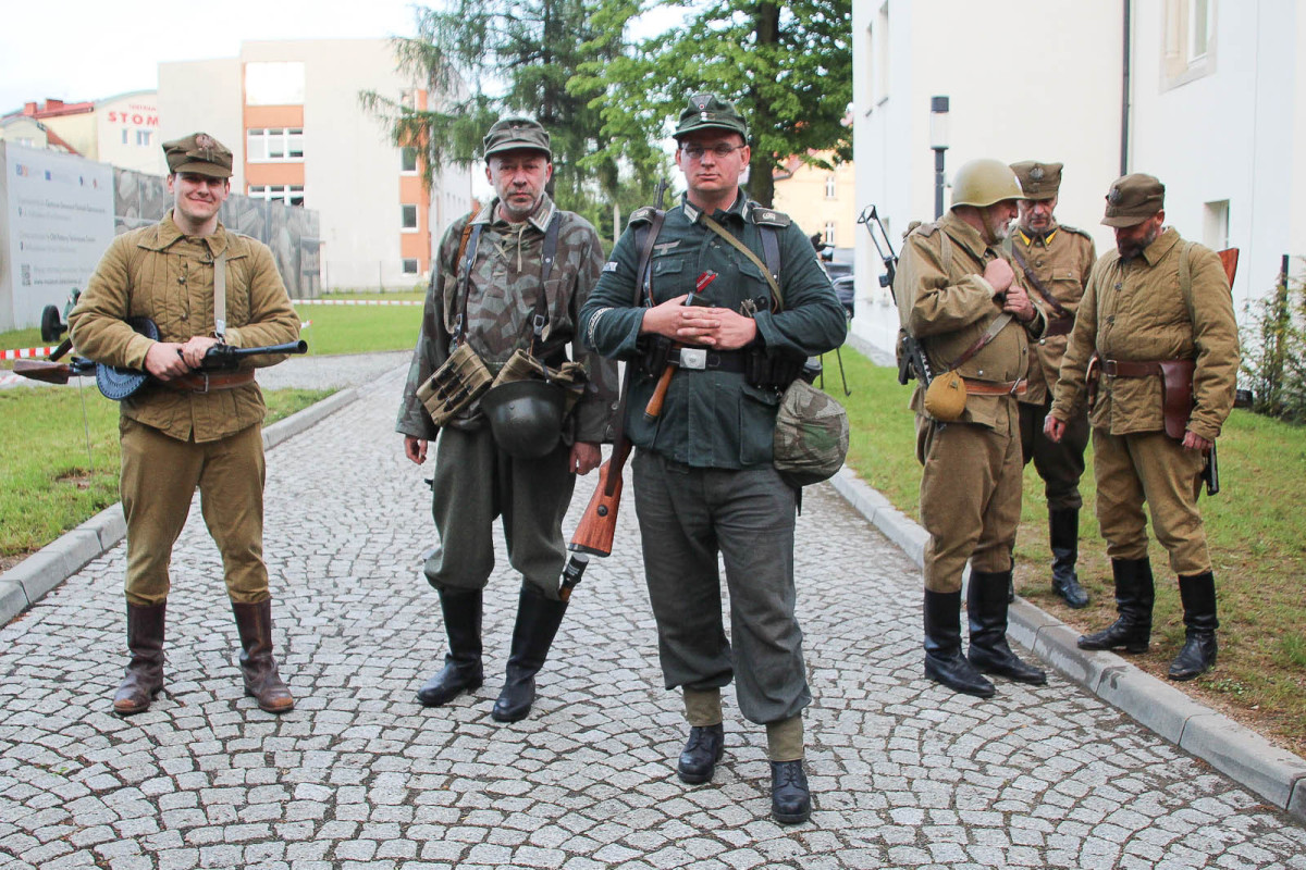 Inscenizacja walki Polaków z Niemcami z czasów II wojny światowej