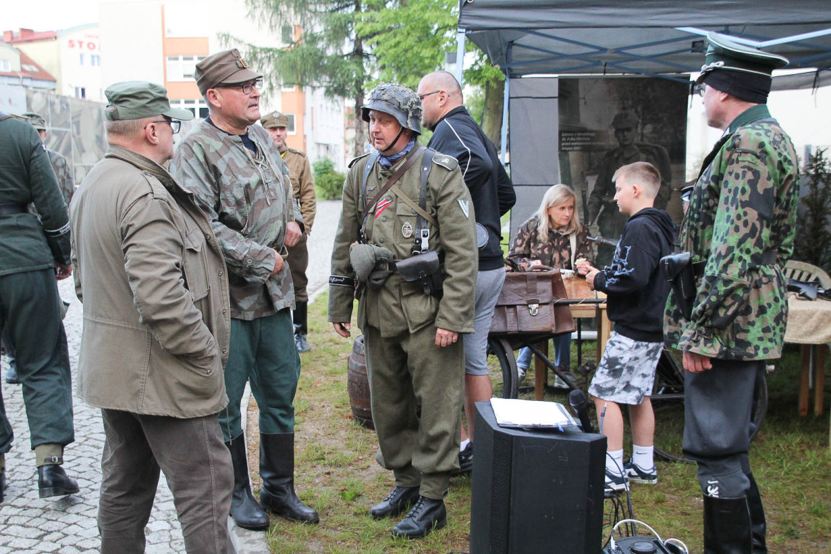 Inscenizacja walki Polaków z Niemcami z czasów II wojny światowej