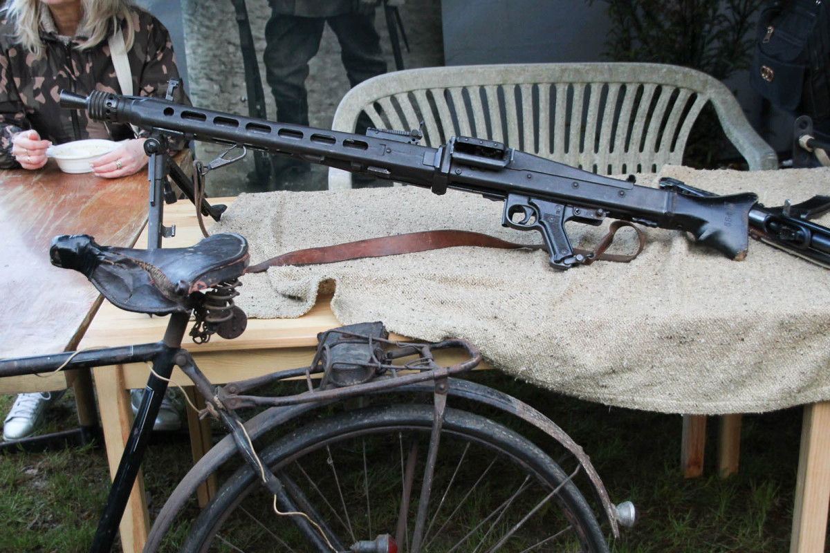 Inscenizacja walki Polaków z Niemcami z czasów II wojny światowej