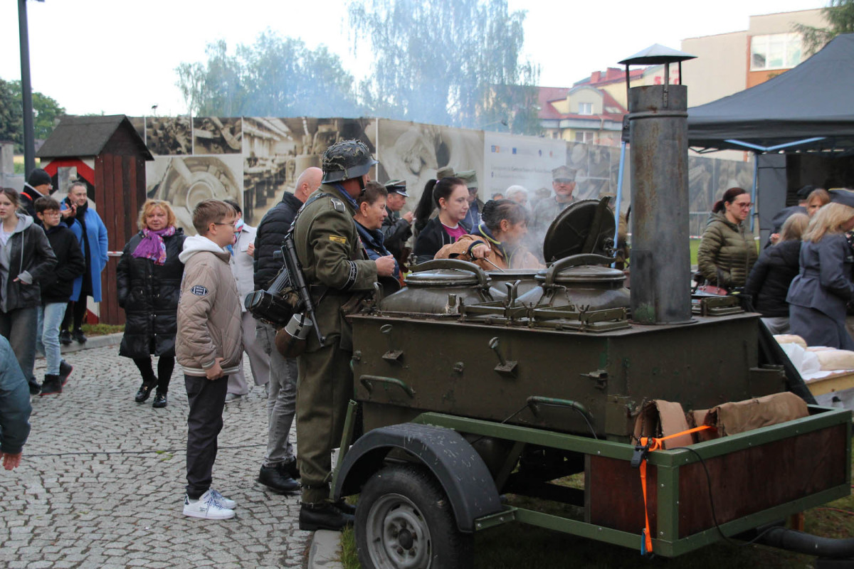 Inscenizacja walki Polaków z Niemcami z czasów II wojny światowej