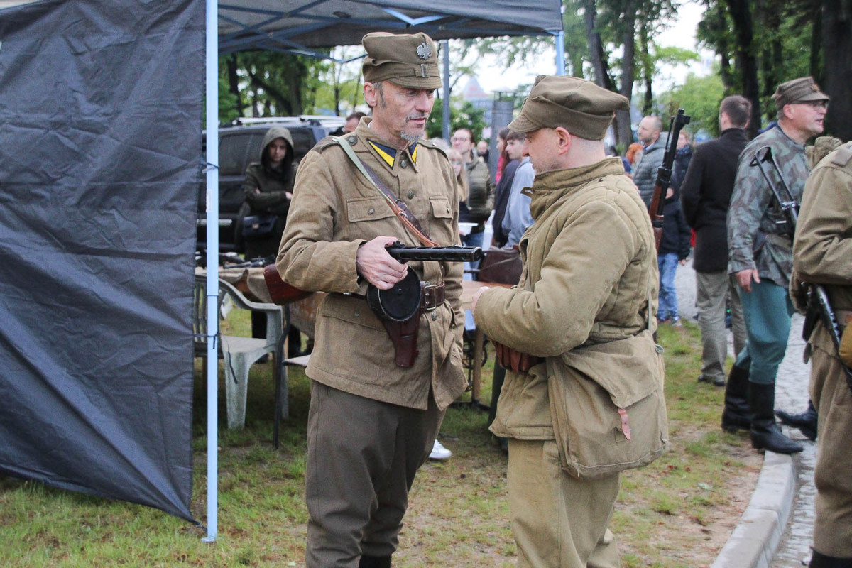 Inscenizacja walki Polaków z Niemcami z czasów II wojny światowej