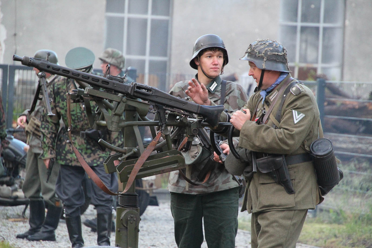 Inscenizacja walki Polaków z Niemcami z czasów II wojny światowej