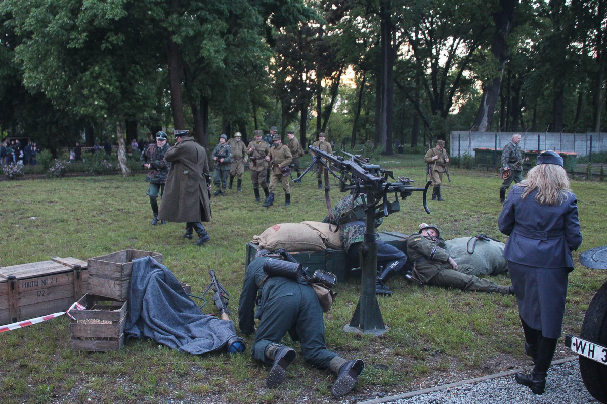 Inscenizacja walki Polaków z Niemcami z czasów II wojny światowej